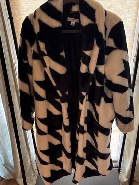 Black & White Houndstooth Faux Fur Coatigan